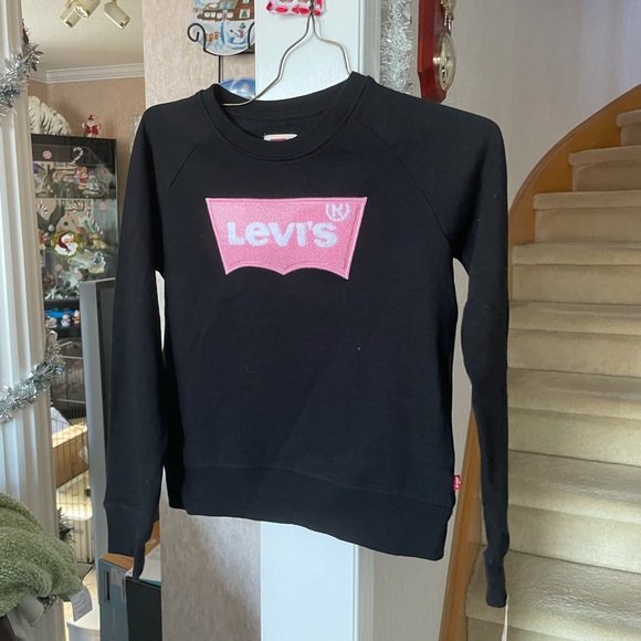 NWT Levi’s Black and Pink Crewneck Sweater - Picture 1 of 4